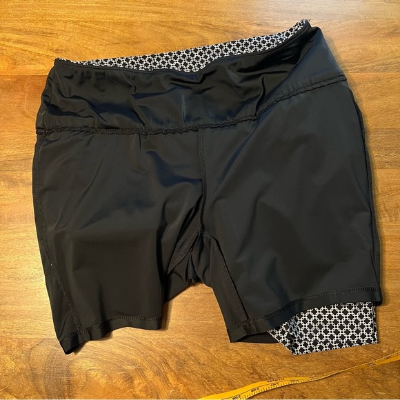 S.C. & Co. Navy & White Geometric Print Sport Skirt with Built-In Shorts, Size L - Picture 11 of 11